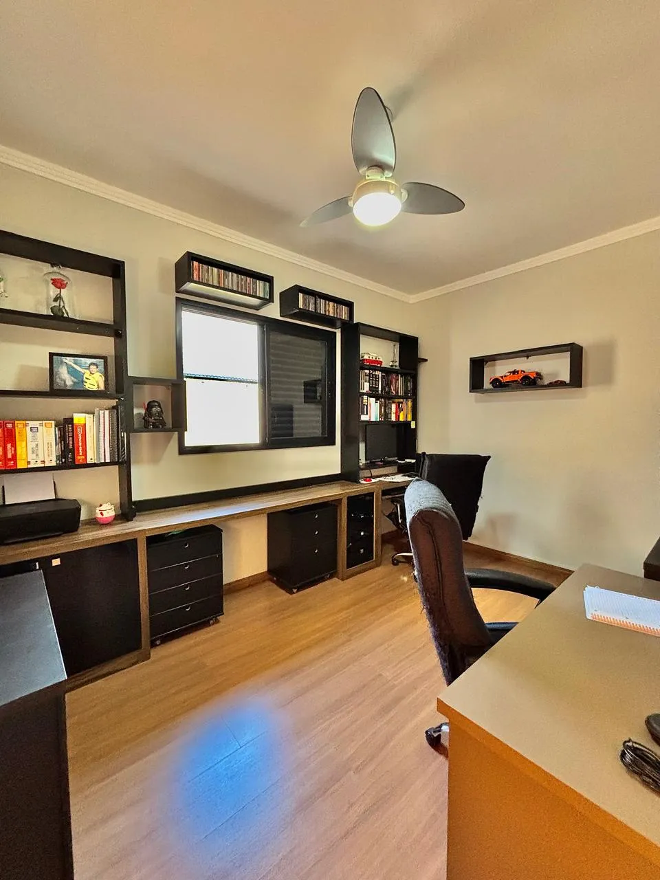 Casa Térrea Mobiliada à Venda com 3 amplos dormitórios sendo 1 suíte e área gourmet com churrasqueira, 137m² em um terreno de 200m² no Condomínio Reserva Ipanema em Sorocaba/SP