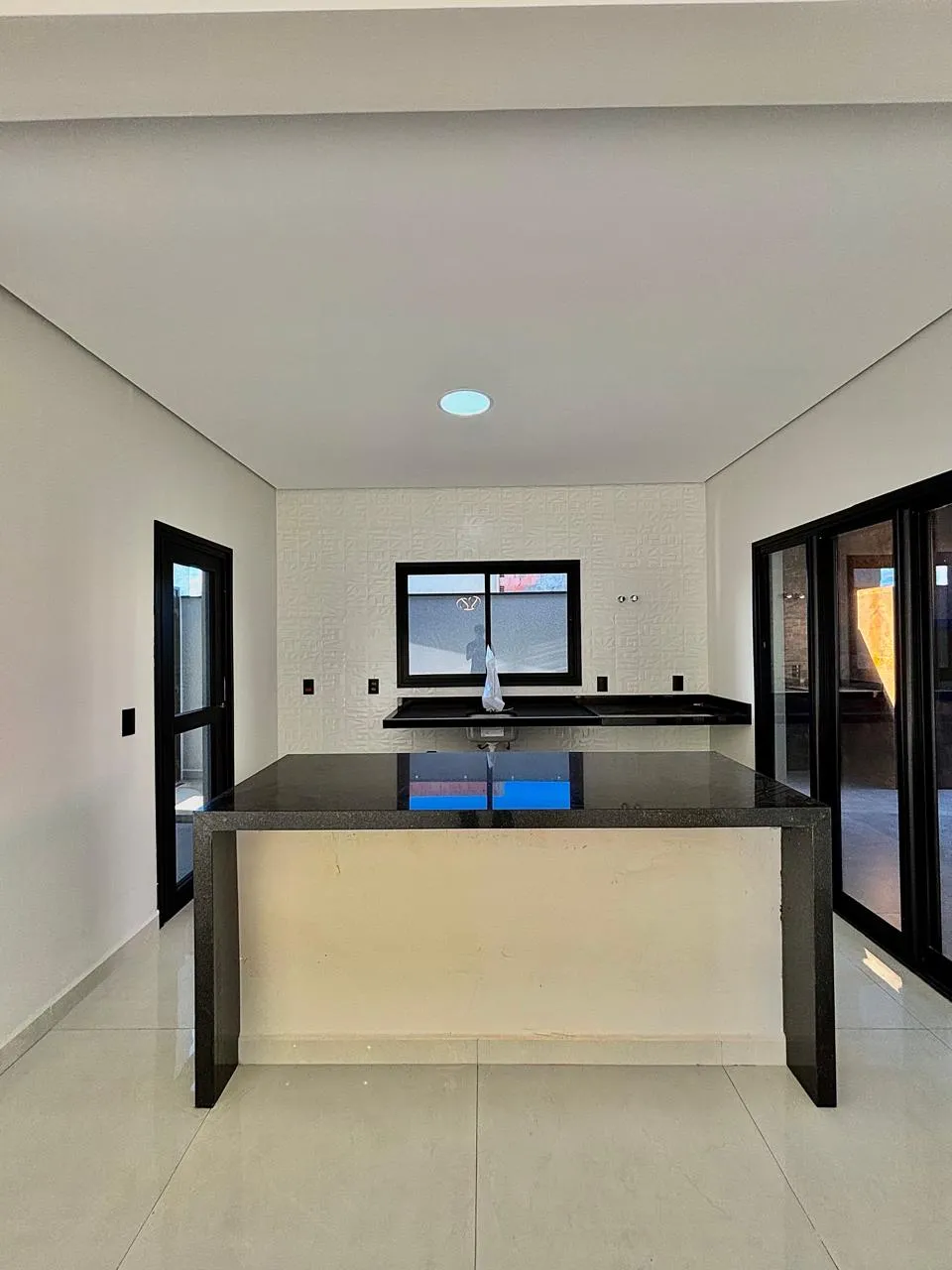 Casa Térrea à Venda com 3 dormitórios sendo 1 suíte e ampla área gourmet com piscina, 150m² em um terreno de 212m² no Condomínio Reserva Ipanema em Sorocaba/SP