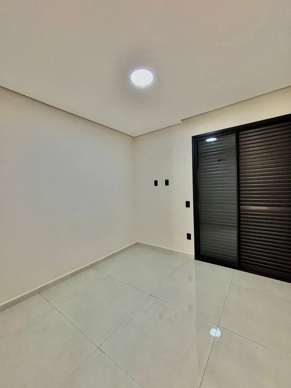 Casa Térrea à Venda com 3 dormitórios sendo 1 suíte e ampla área gourmet com piscina, 150m² em um terreno de 212m² no Condomínio Reserva Ipanema em Sorocaba/SP