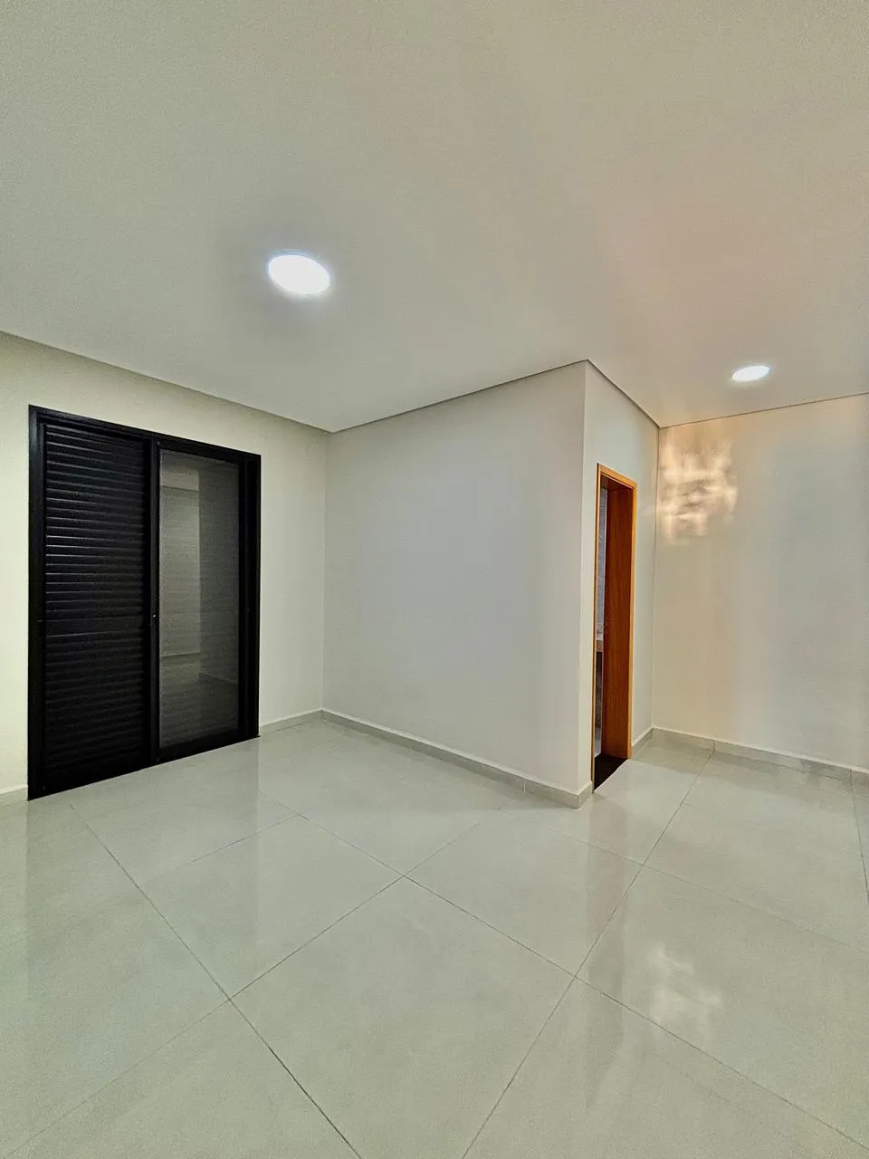 Casa Térrea à Venda com 3 dormitórios sendo 1 suíte e ampla área gourmet com piscina, 150m² em um terreno de 212m² no Condomínio Reserva Ipanema em Sorocaba/SP
