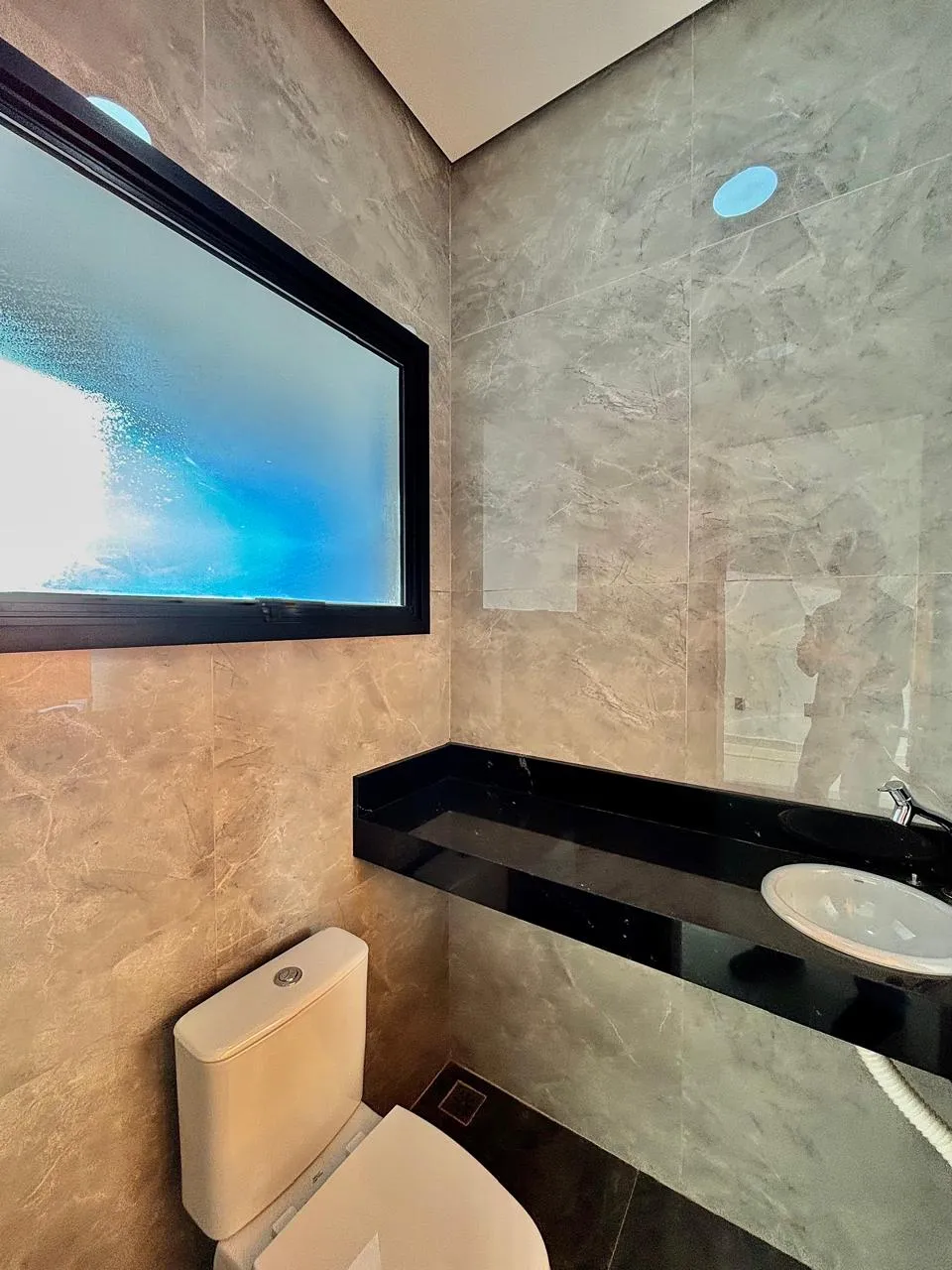 Casa Térrea à Venda com 3 dormitórios sendo 1 suíte e ampla área gourmet com piscina, 150m² em um terreno de 212m² no Condomínio Reserva Ipanema em Sorocaba/SP