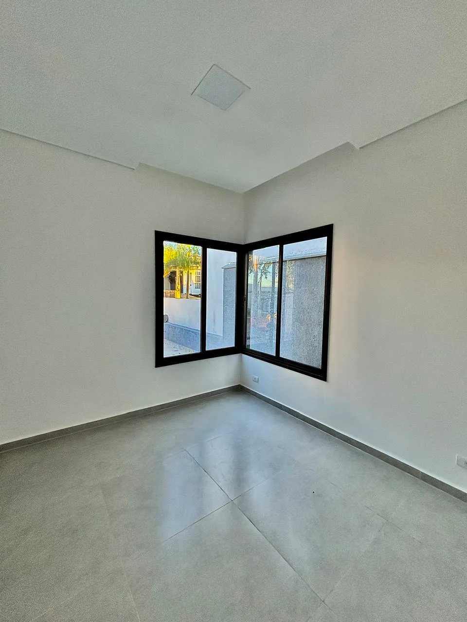 Casa Térrea à Venda com 3 dormitórios sendo 1 suíte master e ampla área gourmet com piscina no Condomínio Residencial Jardim em Sorocaba/SP