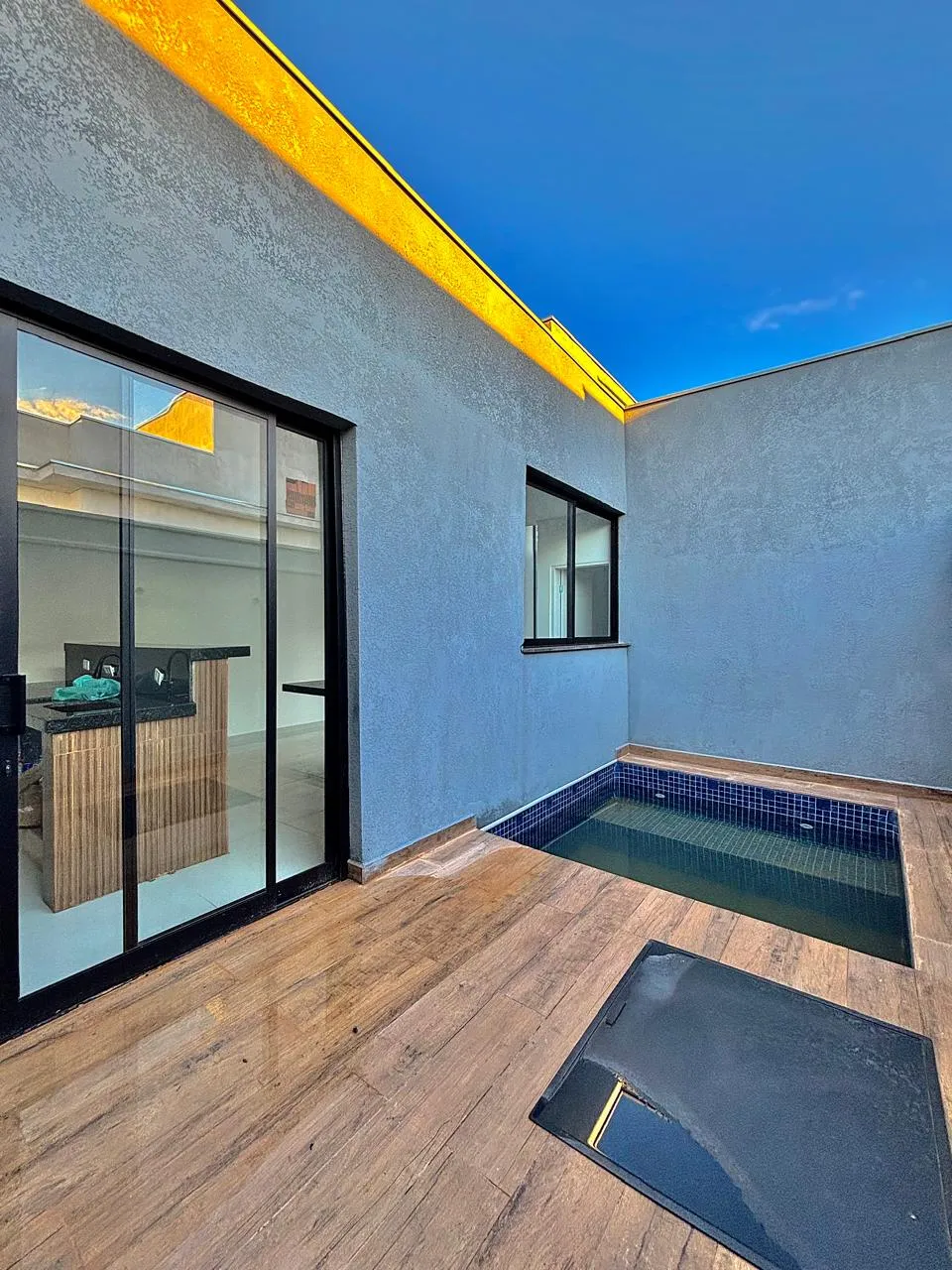 Casa Térrea à Venda com 3 dormitórios sendo 1 suíte master e ampla área gourmet com piscina no Condomínio Residencial Jardim em Sorocaba/SP