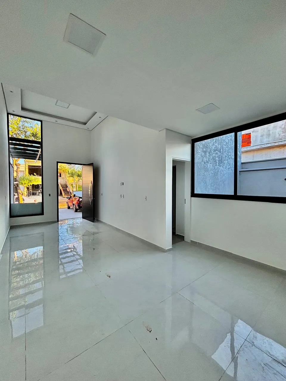 Casa Térrea à Venda com 3 dormitórios sendo 1 suíte master e ampla área gourmet com piscina no Condomínio Residencial Jardim em Sorocaba/SP