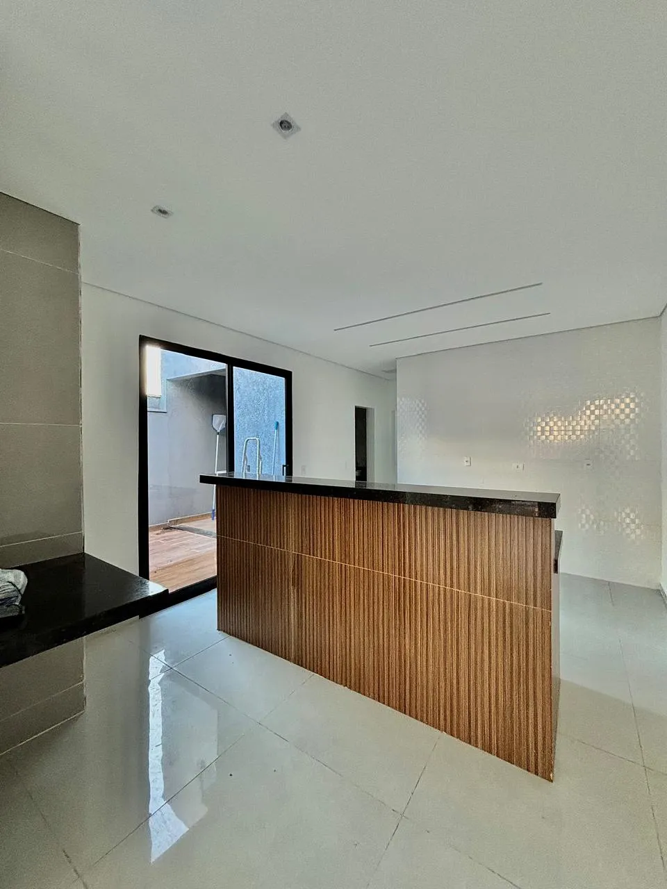 Casa Térrea à Venda com 3 dormitórios sendo 1 suíte master e ampla área gourmet com piscina no Condomínio Residencial Jardim em Sorocaba/SP