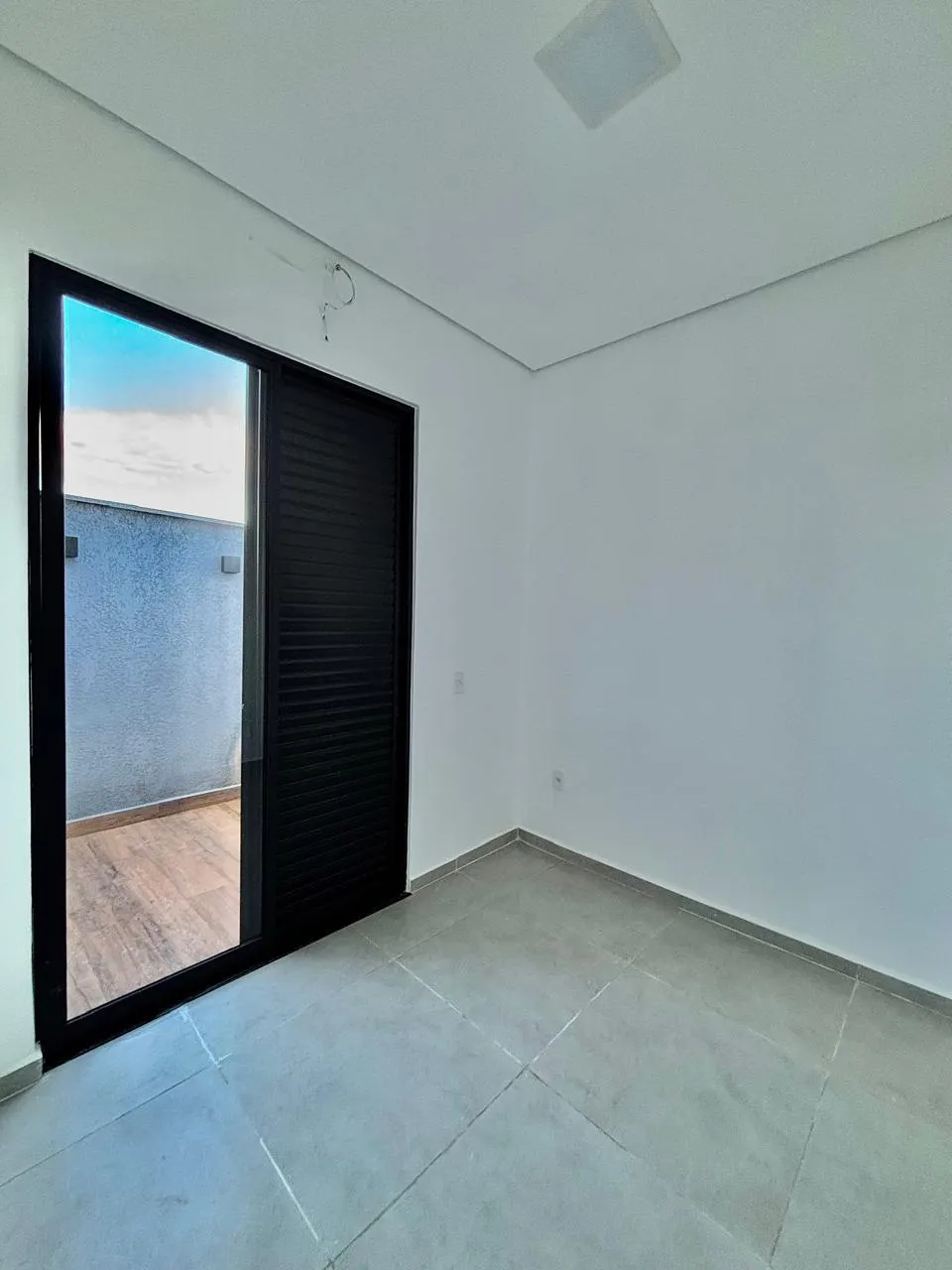 Casa Térrea à Venda com 3 dormitórios sendo 1 suíte master e ampla área gourmet com piscina no Condomínio Residencial Jardim em Sorocaba/SP