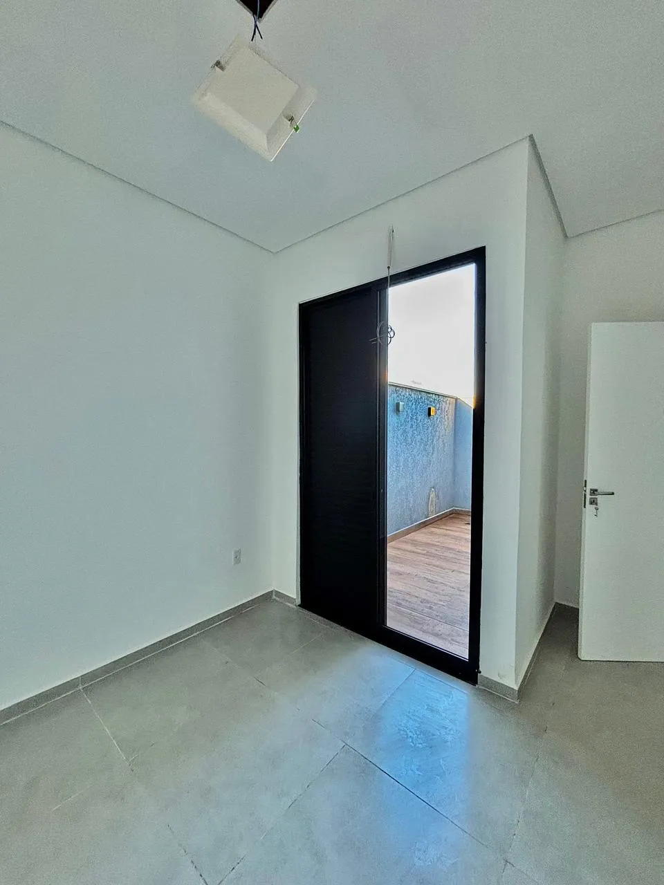 Casa Térrea à Venda com 3 dormitórios sendo 1 suíte master e ampla área gourmet com piscina no Condomínio Residencial Jardim em Sorocaba/SP