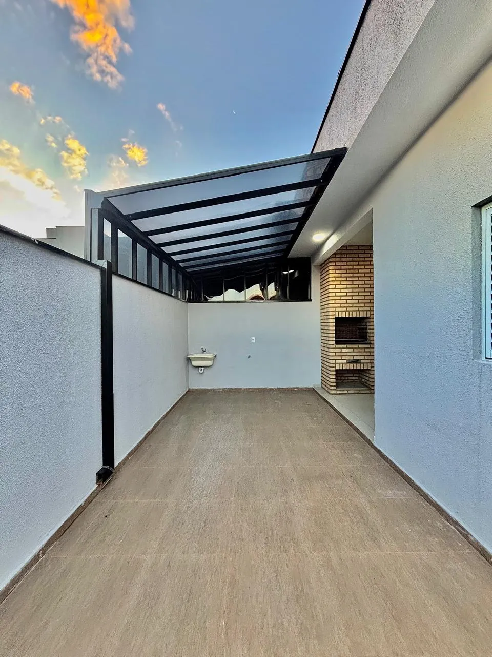 Casa Térrea à Venda com 3 dormitórios sendo 1 suíte e ampla área gourmet com churrasqueira, 100m² em um terreno de 152m² no Condomínio Horto Florestal Villagio em Sorocaba/SP