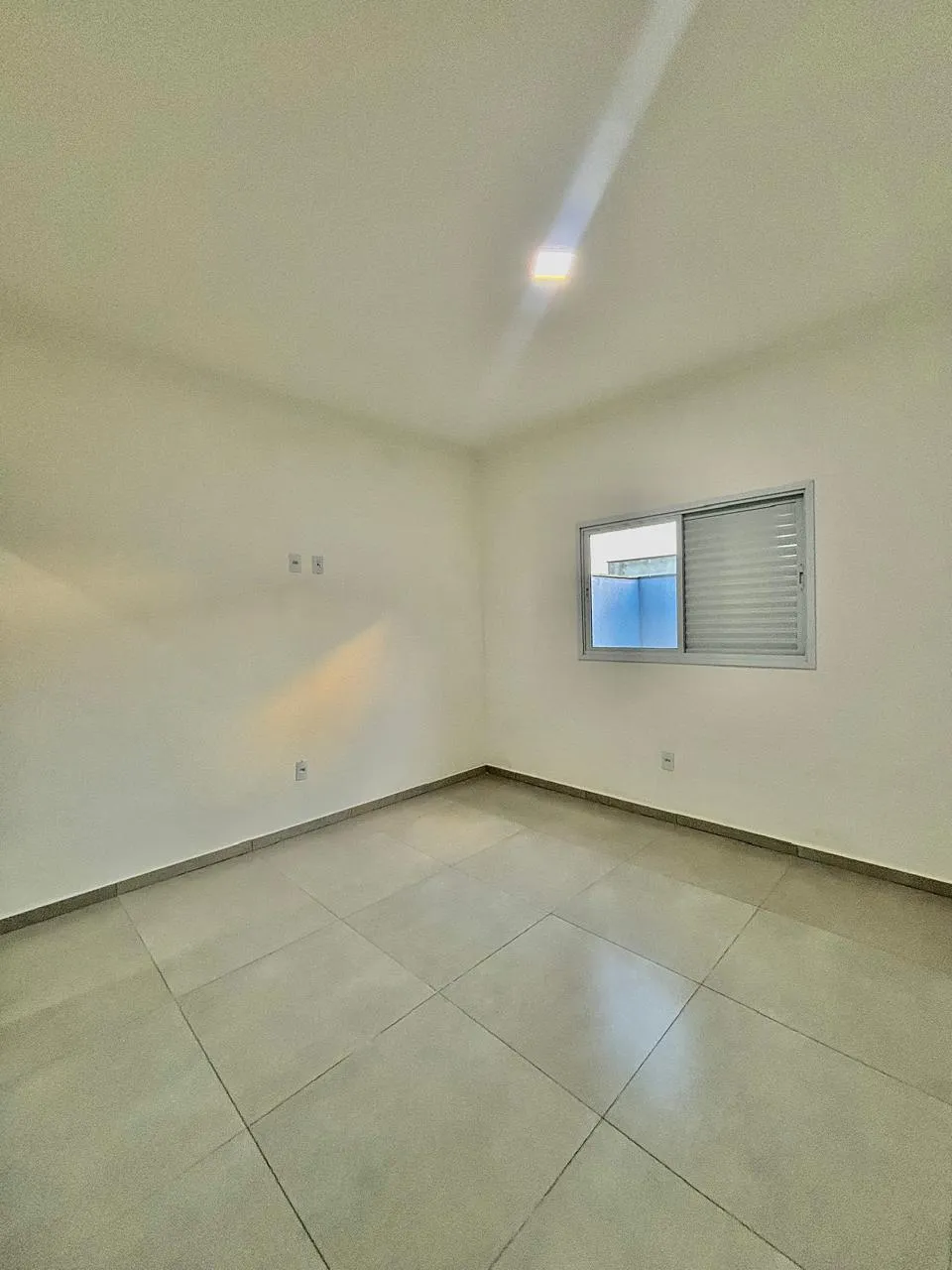 Casa Térrea à Venda com 3 dormitórios sendo 1 suíte e ampla área gourmet com churrasqueira, 100m² em um terreno de 152m² no Condomínio Horto Florestal Villagio em Sorocaba/SP