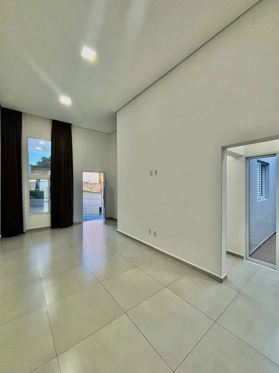 Casa Térrea à Venda com 3 dormitórios sendo 1 suíte e ampla área gourmet com churrasqueira, 100m² em um terreno de 152m² no Condomínio Horto Florestal Villagio em Sorocaba/SP