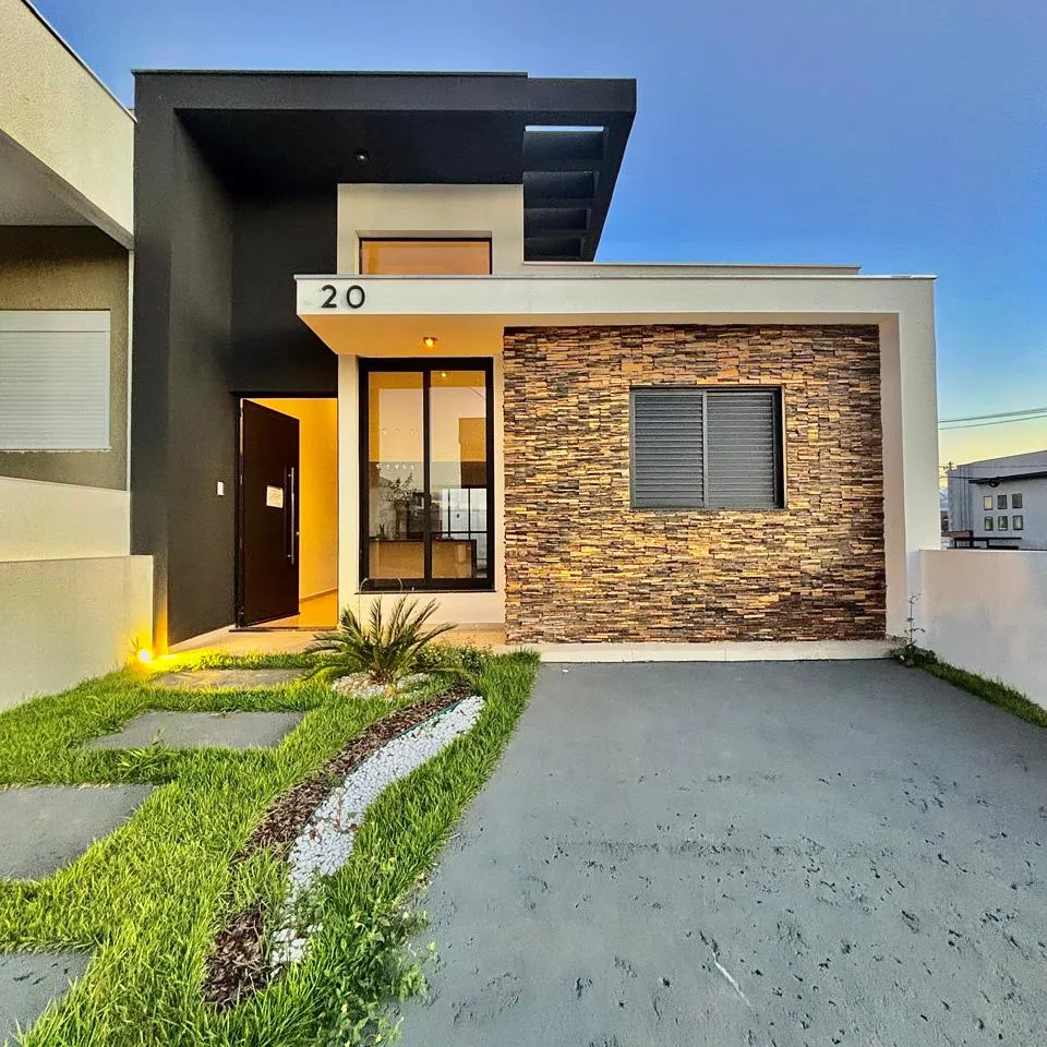Casa Térrea Moderna à Venda com 3 dormitórios sendo 1 suíte e amplo gourmet com churrasqueira, 115m² em um terreno de 155m² no Condomínio Horto Florestal Villagio em Sorocaba/SP
