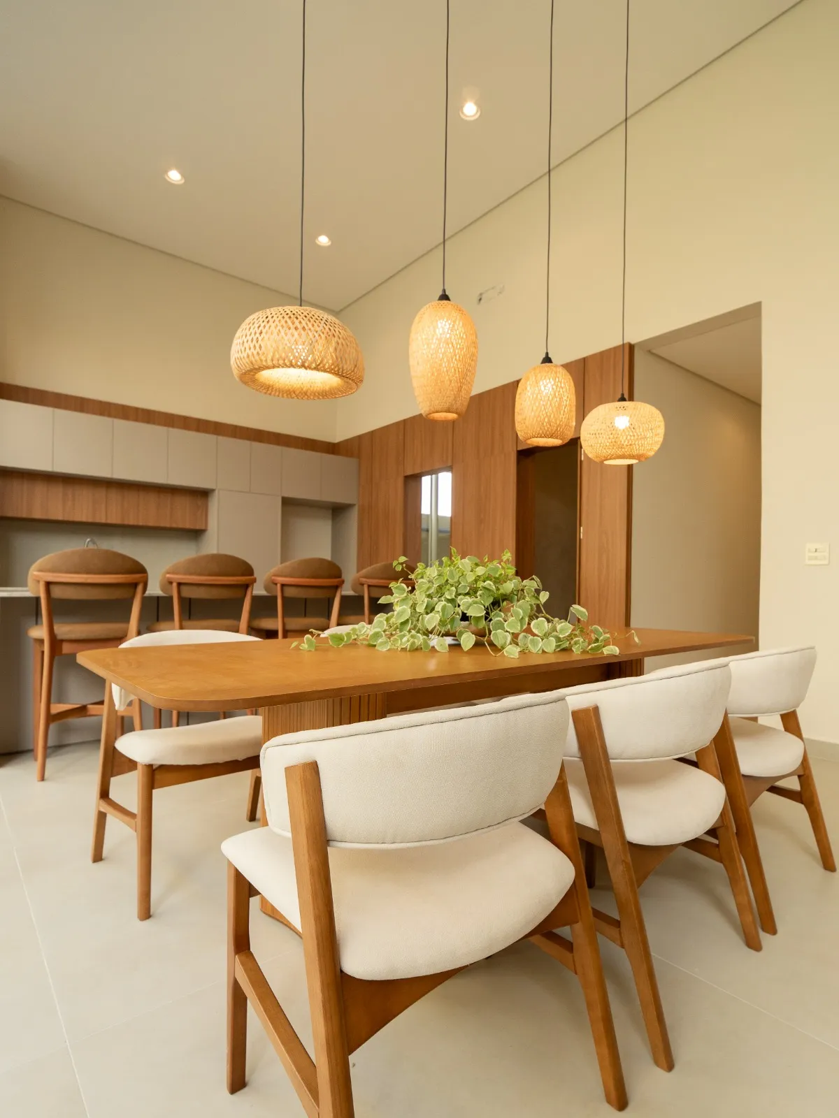 Casa à Venda com 3 suítes sendo 1 master e área gourmet com piscina, 205m² em um terreno de 312m² no Condomínio Belvedere 1 em Votorantim/SP