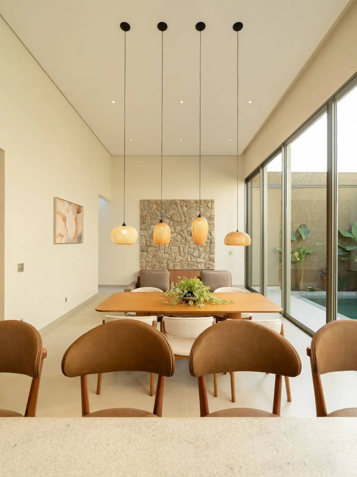 Casa à Venda com 3 suítes sendo 1 master e área gourmet com piscina, 205m² em um terreno de 312m² no Condomínio Belvedere 1 em Votorantim/SP