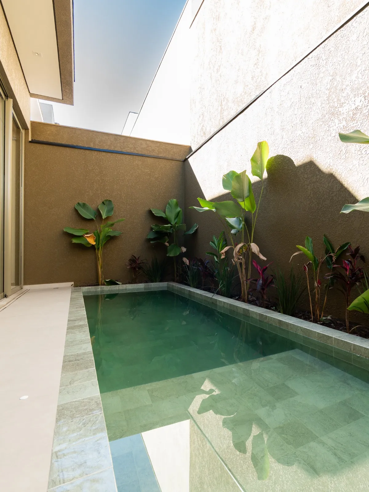 Casa à Venda com 3 suítes sendo 1 master e área gourmet com piscina, 205m² em um terreno de 312m² no Condomínio Belvedere 1 em Votorantim/SP