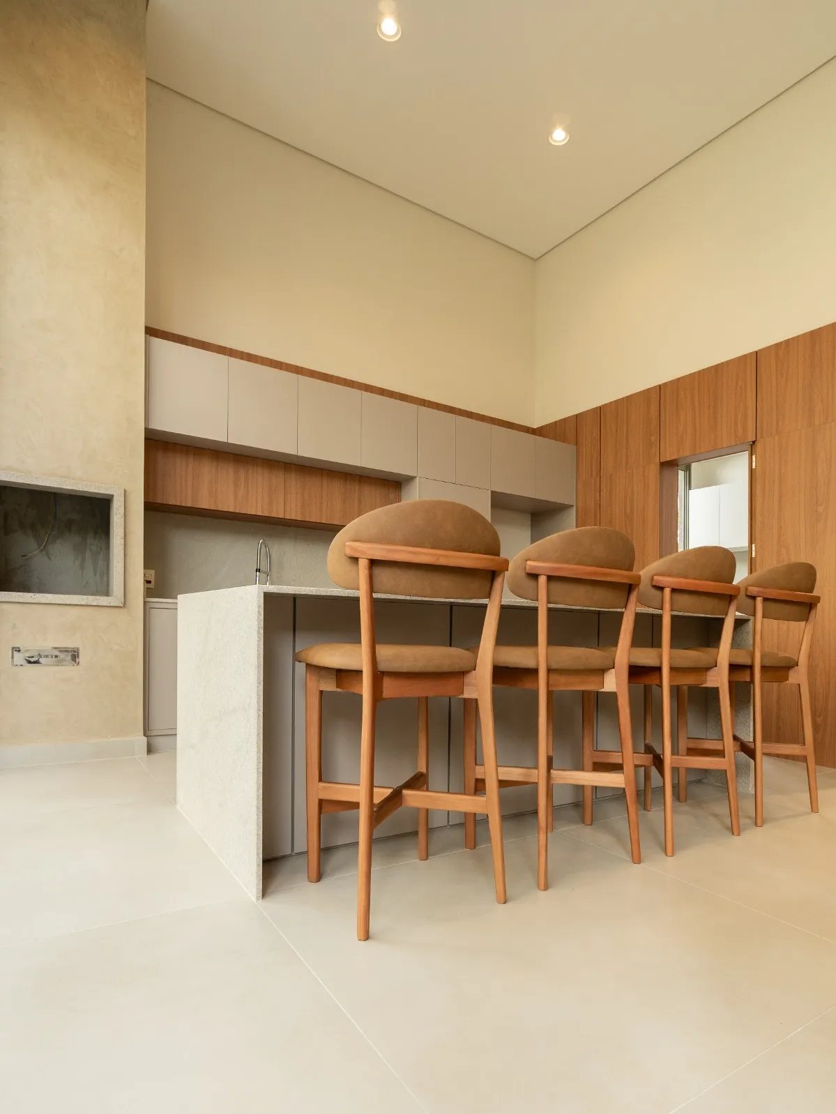Casa à Venda com 3 suítes sendo 1 master e área gourmet com piscina, 205m² em um terreno de 312m² no Condomínio Belvedere 1 em Votorantim/SP