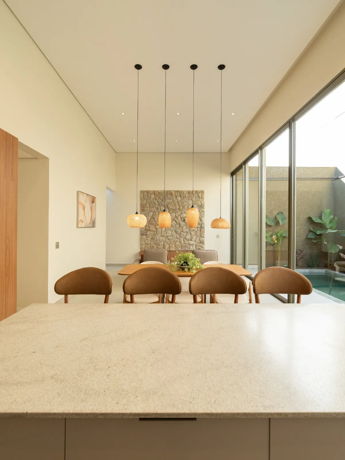Casa à Venda com 3 suítes sendo 1 master e área gourmet com piscina, 205m² em um terreno de 312m² no Condomínio Belvedere 1 em Votorantim/SP