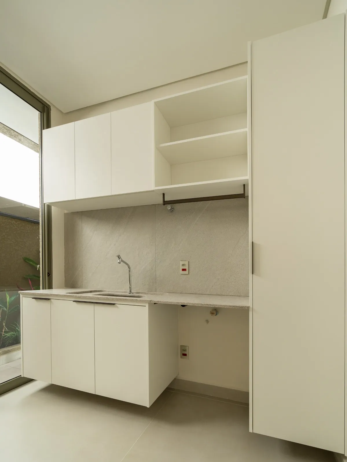 Casa à Venda com 3 suítes sendo 1 master e área gourmet com piscina, 205m² em um terreno de 312m² no Condomínio Belvedere 1 em Votorantim/SP