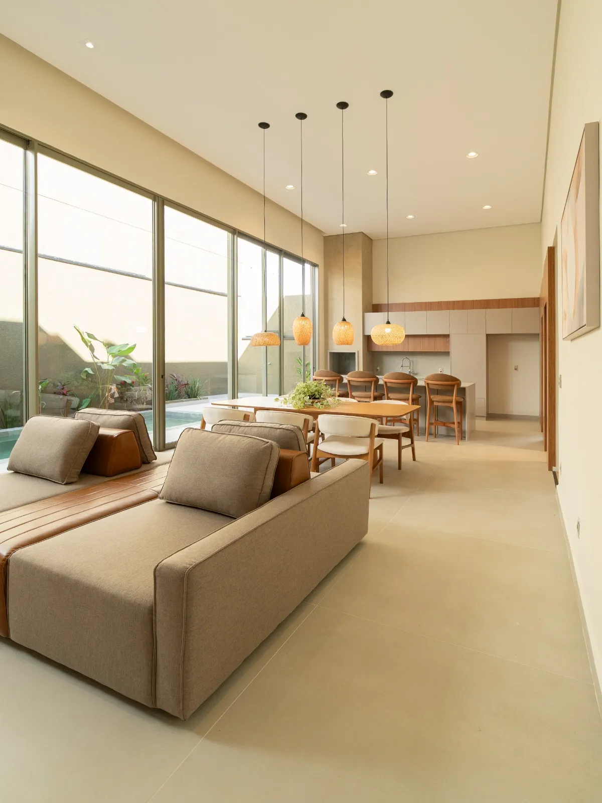 Casa à Venda com 3 suítes sendo 1 master e área gourmet com piscina, 205m² em um terreno de 312m² no Condomínio Belvedere 1 em Votorantim/SP