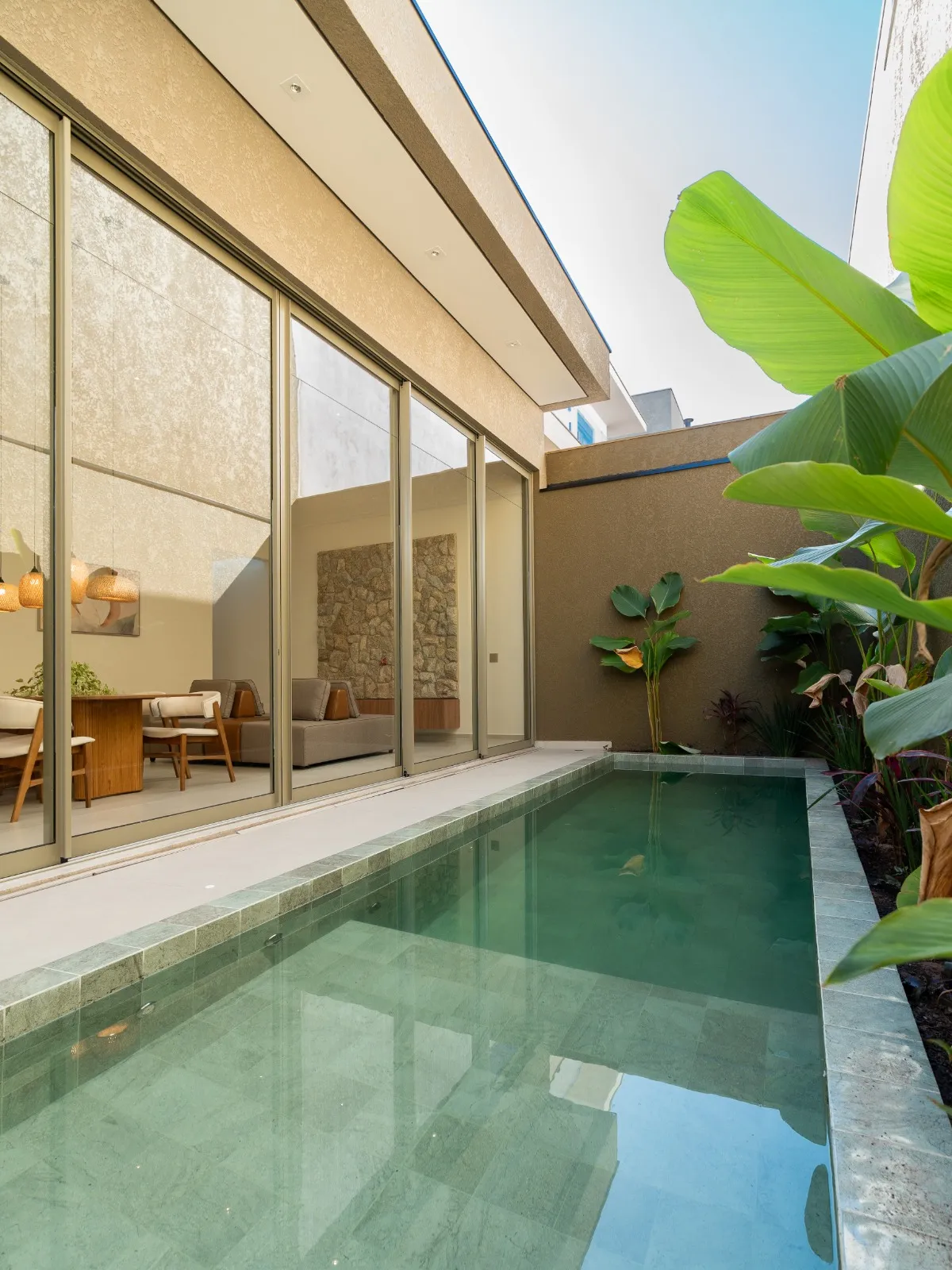 Casa à Venda com 3 suítes sendo 1 master e área gourmet com piscina, 205m² em um terreno de 312m² no Condomínio Belvedere 1 em Votorantim/SP