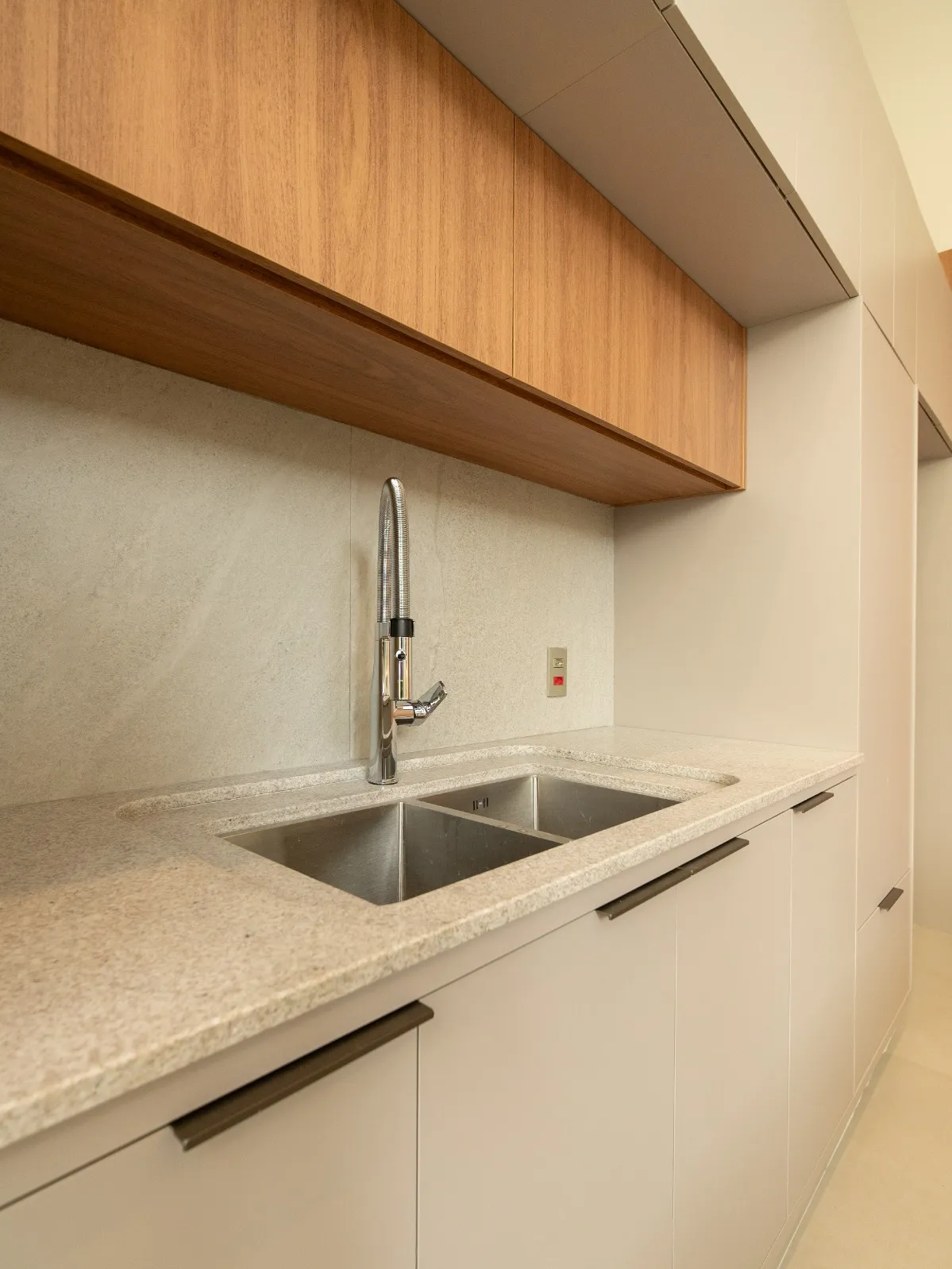 Casa à Venda com 3 suítes sendo 1 master e área gourmet com piscina, 205m² em um terreno de 312m² no Condomínio Belvedere 1 em Votorantim/SP