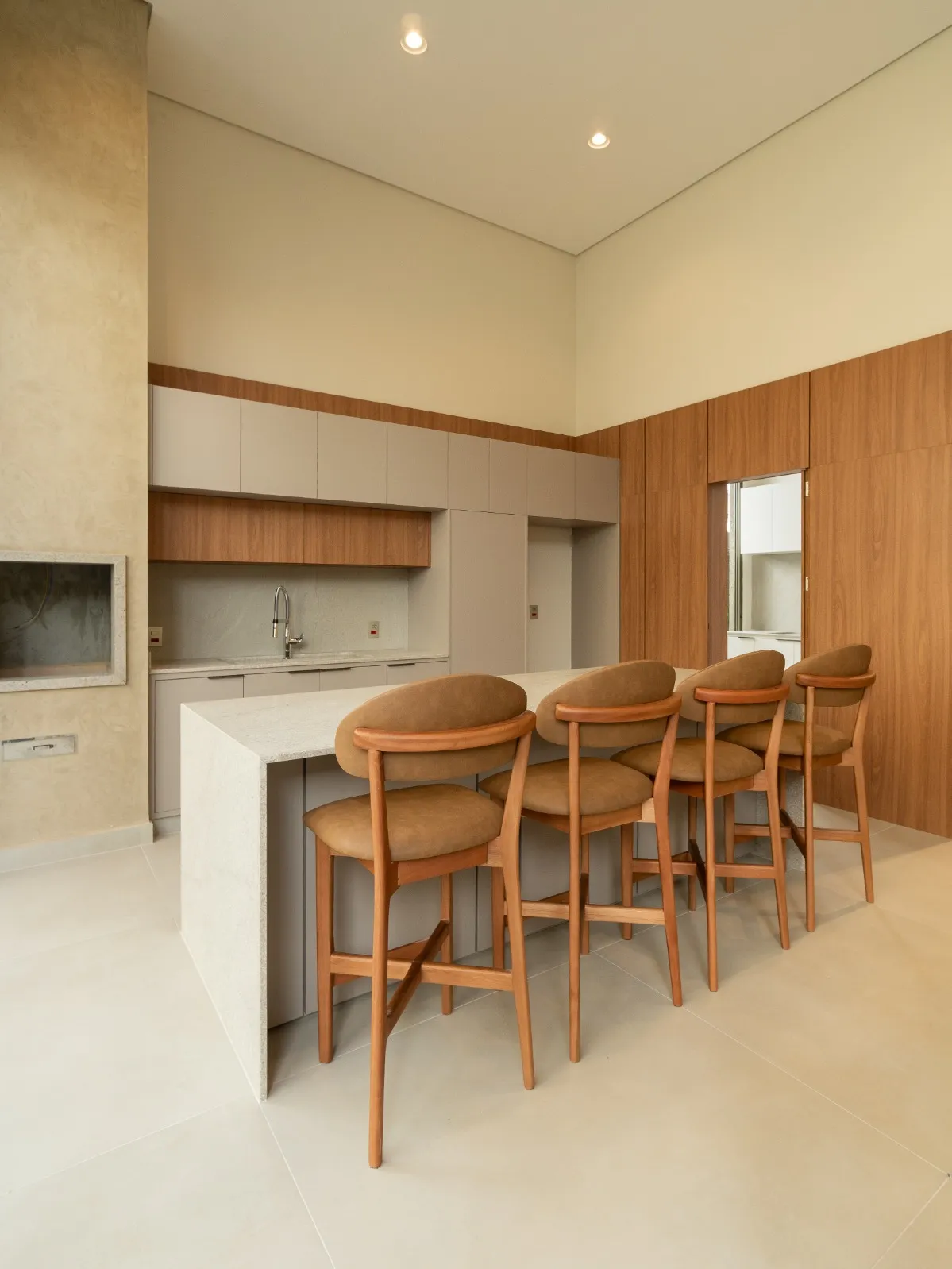 Casa à Venda com 3 suítes sendo 1 master e área gourmet com piscina, 205m² em um terreno de 312m² no Condomínio Belvedere 1 em Votorantim/SP