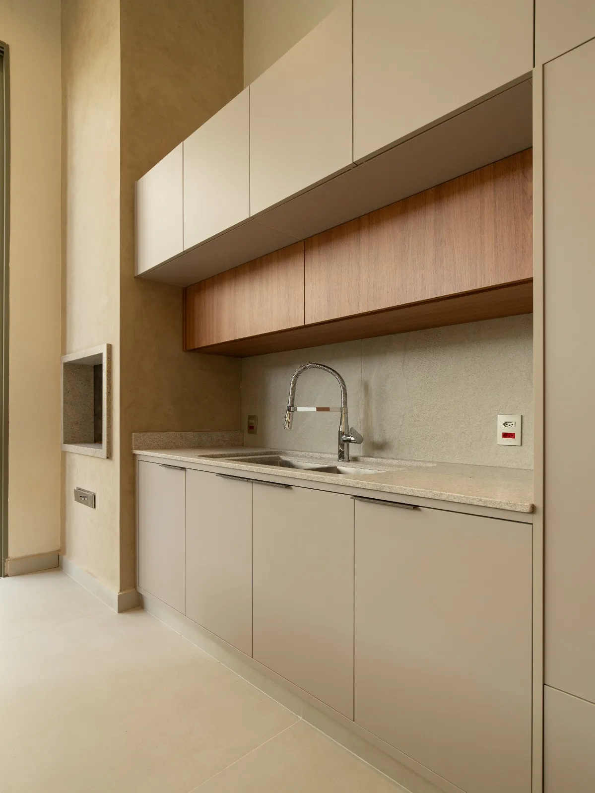 Casa à Venda com 3 suítes sendo 1 master e área gourmet com piscina, 205m² em um terreno de 312m² no Condomínio Belvedere 1 em Votorantim/SP
