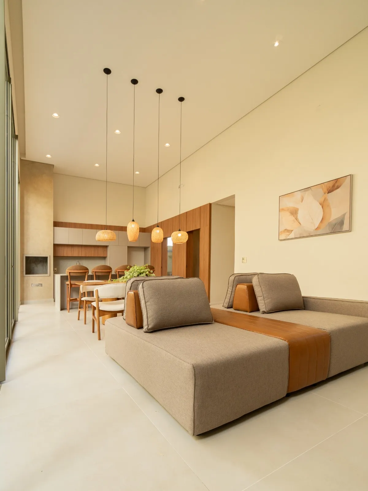 Casa à Venda com 3 suítes sendo 1 master e área gourmet com piscina, 205m² em um terreno de 312m² no Condomínio Belvedere 1 em Votorantim/SP