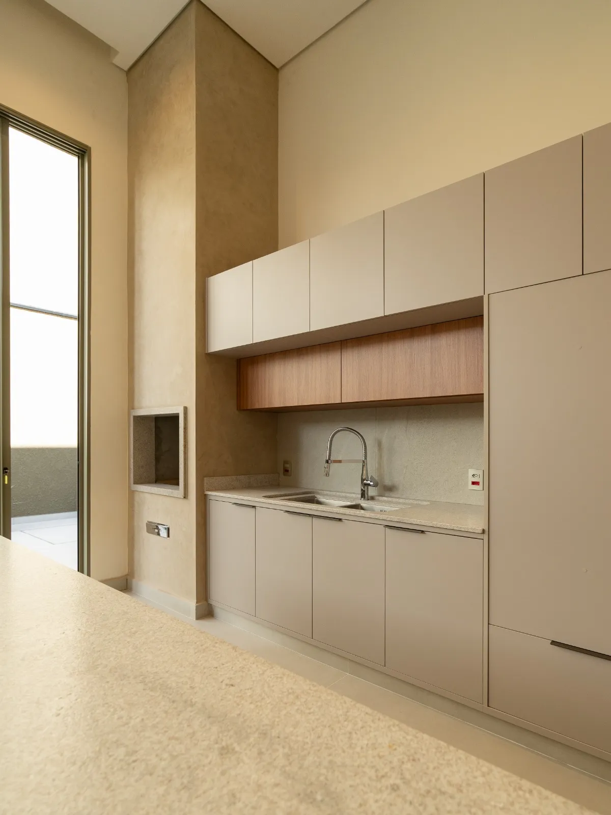 Casa à Venda com 3 suítes sendo 1 master e área gourmet com piscina, 205m² em um terreno de 312m² no Condomínio Belvedere 1 em Votorantim/SP