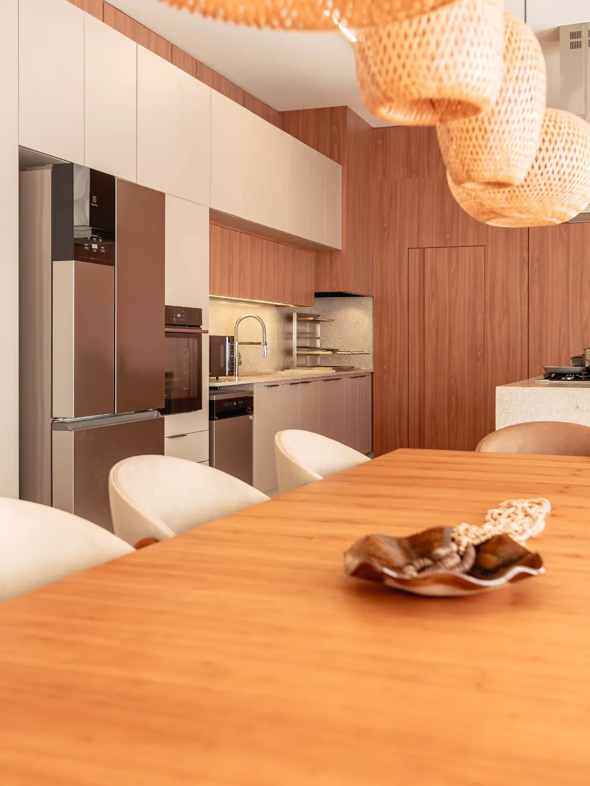 Casa de Alto Padrão à Venda com 3 ampla suítes sendo 1 master, área gourmet com piscina, 375m² em um terreno de 1000m² no Condomínio Fazenda Jequitibá em Sorocaba/SP