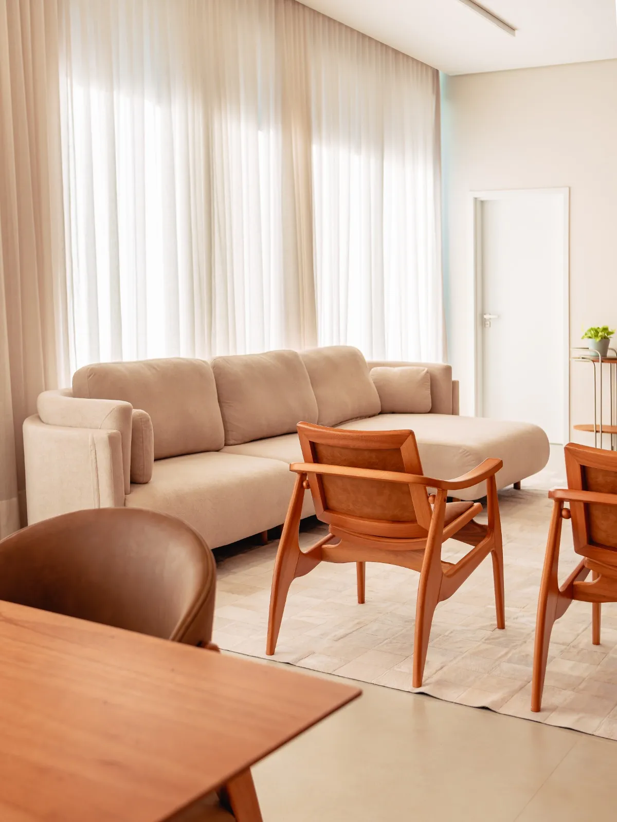 Casa de Alto Padrão à Venda com 3 ampla suítes sendo 1 master, área gourmet com piscina, 375m² em um terreno de 1000m² no Condomínio Fazenda Jequitibá em Sorocaba/SP