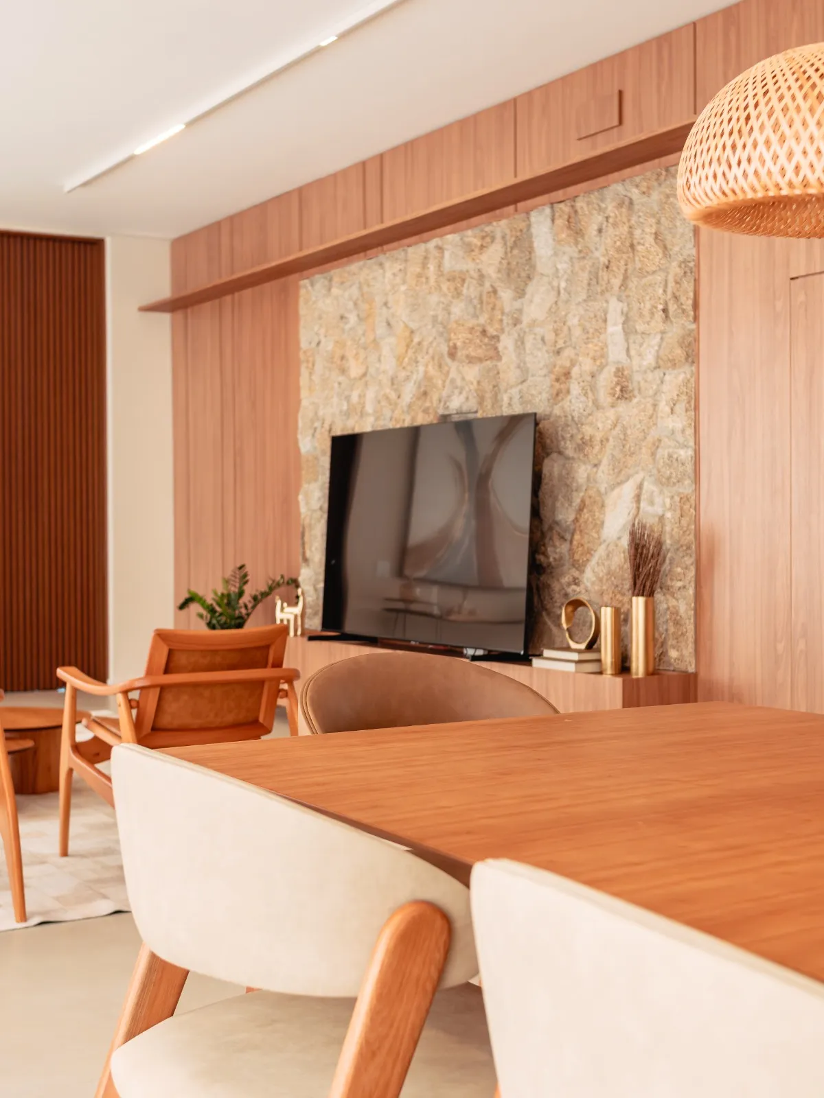 Casa de Alto Padrão à Venda com 3 ampla suítes sendo 1 master, área gourmet com piscina, 375m² em um terreno de 1000m² no Condomínio Fazenda Jequitibá em Sorocaba/SP