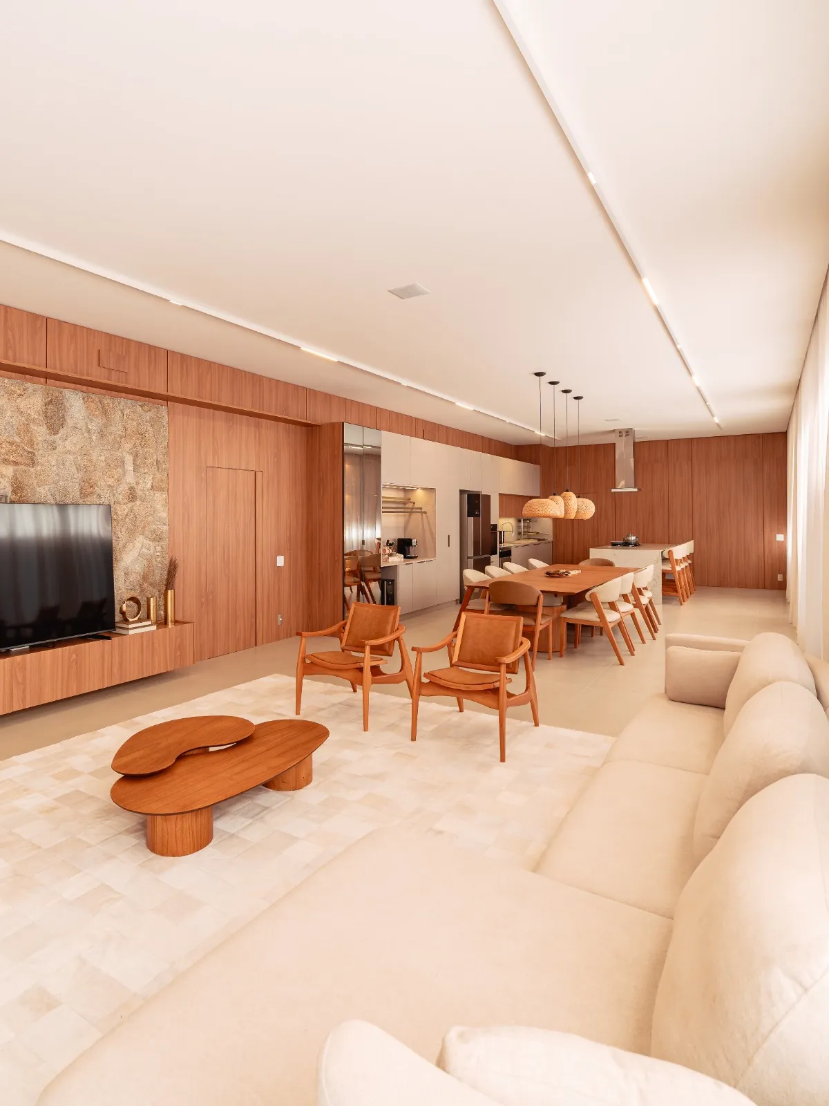Casa de Alto Padrão à Venda com 3 ampla suítes sendo 1 master, área gourmet com piscina, 375m² em um terreno de 1000m² no Condomínio Fazenda Jequitibá em Sorocaba/SP
