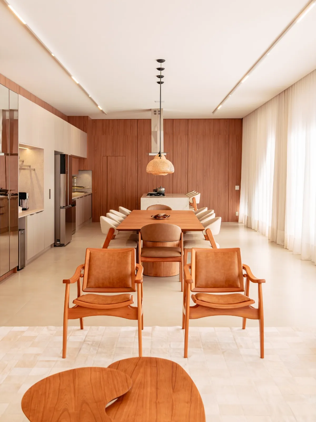 Casa de Alto Padrão à Venda com 3 ampla suítes sendo 1 master, área gourmet com piscina, 375m² em um terreno de 1000m² no Condomínio Fazenda Jequitibá em Sorocaba/SP