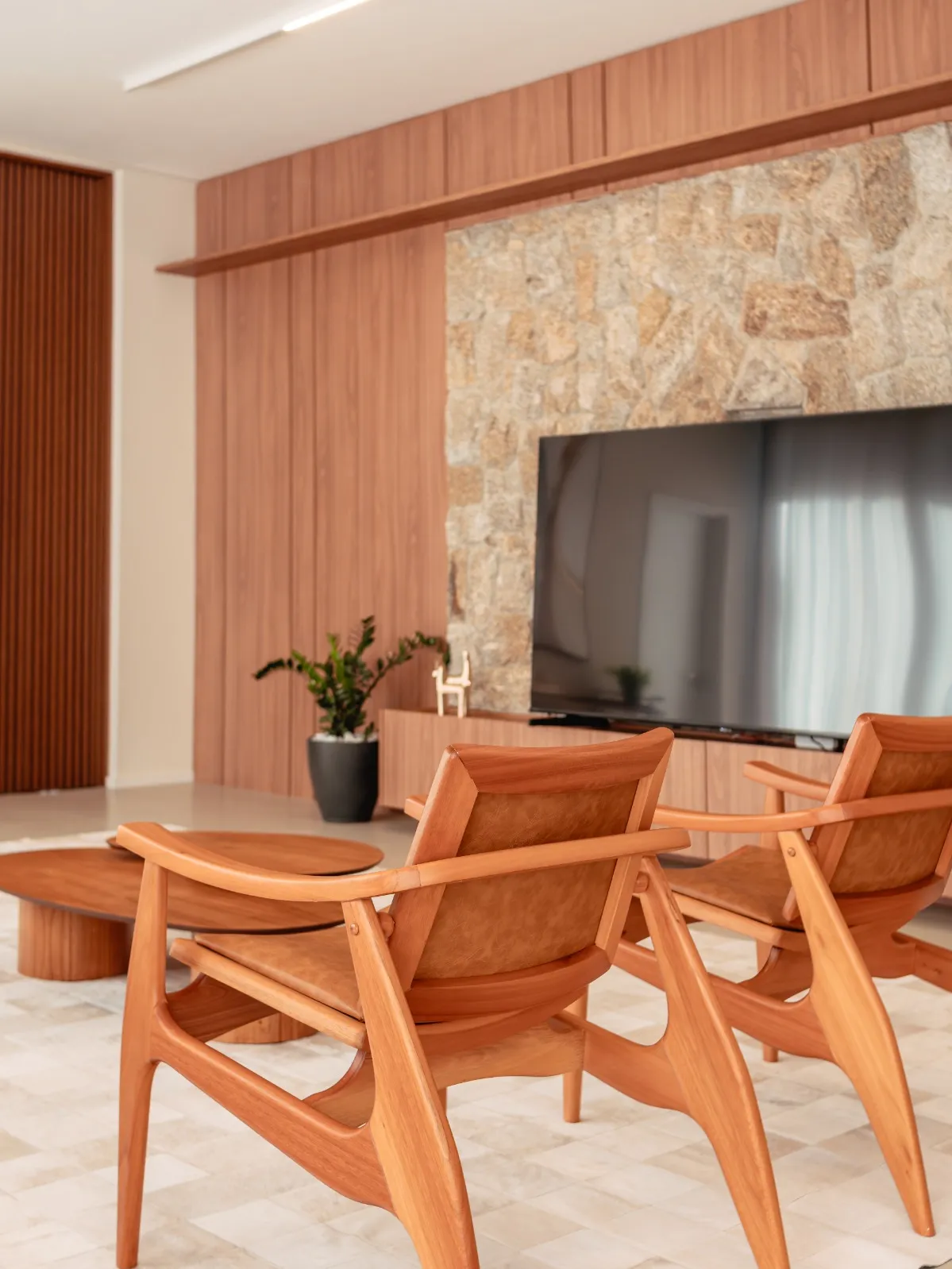 Casa de Alto Padrão à Venda com 3 ampla suítes sendo 1 master, área gourmet com piscina, 375m² em um terreno de 1000m² no Condomínio Fazenda Jequitibá em Sorocaba/SP
