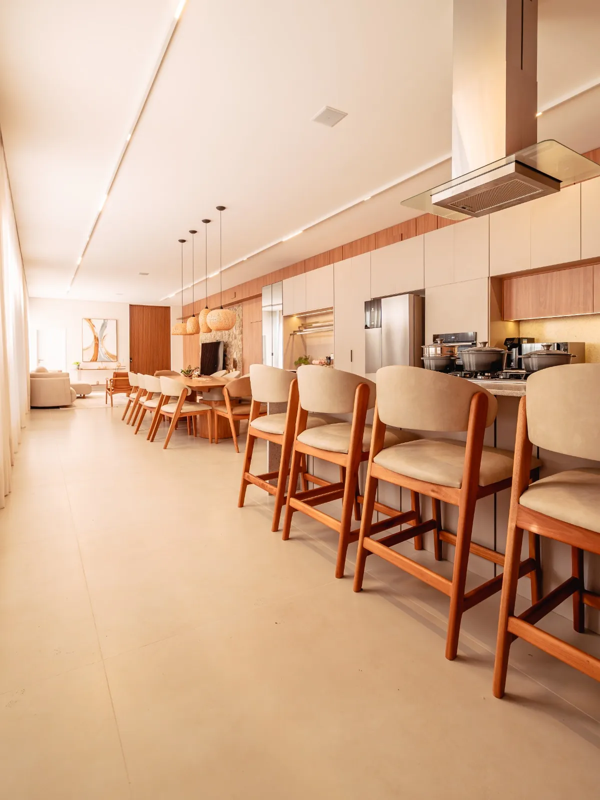 Casa de Alto Padrão à Venda com 3 ampla suítes sendo 1 master, área gourmet com piscina, 375m² em um terreno de 1000m² no Condomínio Fazenda Jequitibá em Sorocaba/SP