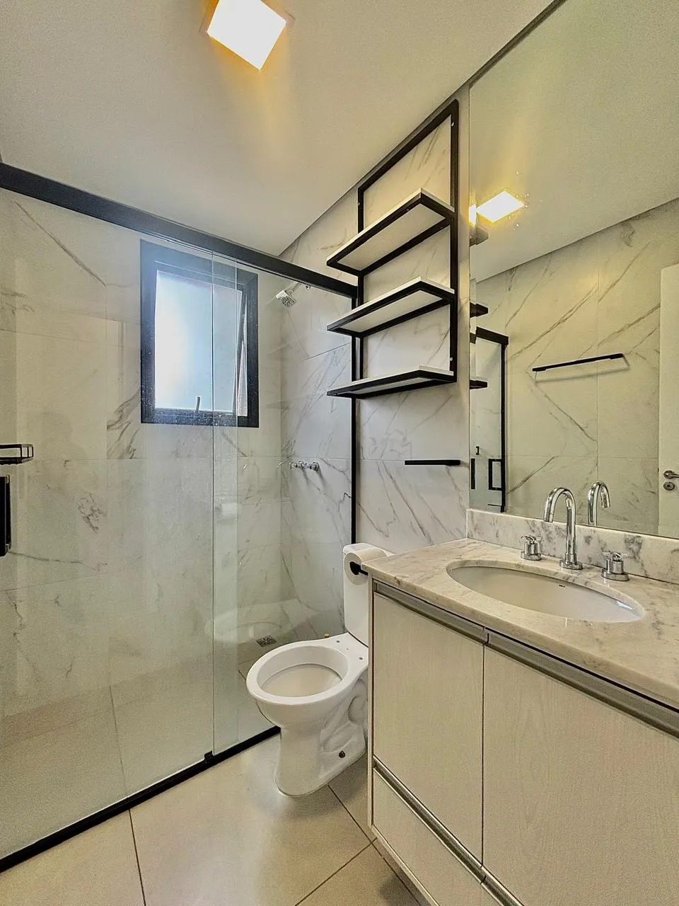 Apartamento Mobiliado à Venda com 2 dormitórios sendo 1 suíte e varanda gourmet, 77m² no Condomínio JK Boa Vista em Sorocaba/SP