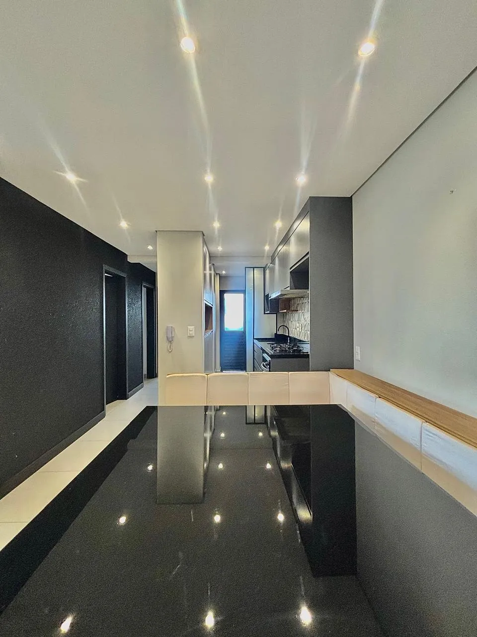 Apartamento Mobiliado à Venda com 2 dormitórios sendo 1 suíte e varanda gourmet, 77m² no Condomínio JK Boa Vista em Sorocaba/SP