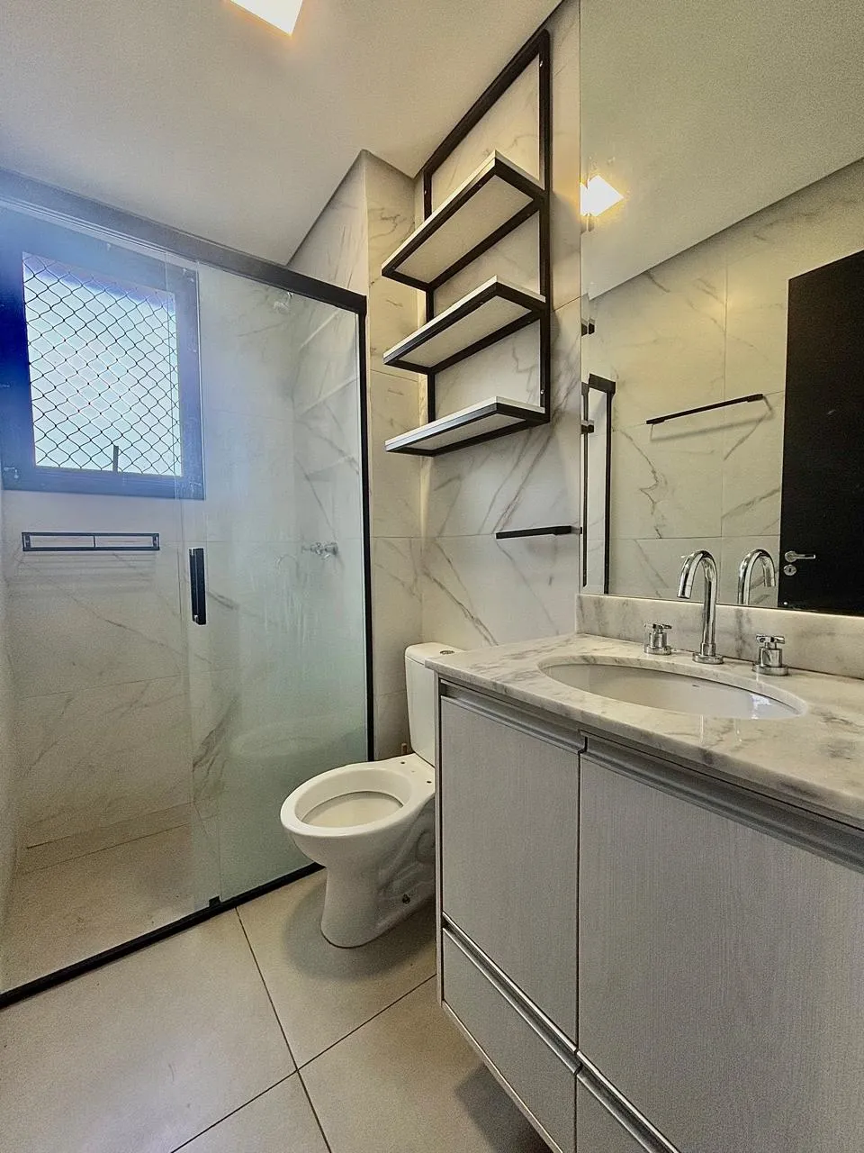 Apartamento Mobiliado à Venda com 2 dormitórios sendo 1 suíte e varanda gourmet, 77m² no Condomínio JK Boa Vista em Sorocaba/SP