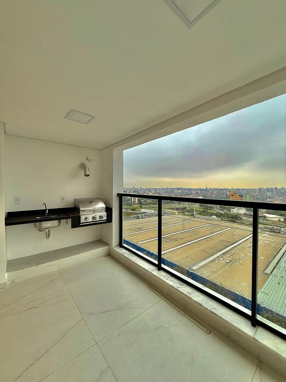 Apartamento à Venda com 3 suítes, modulados e ampla área gourmet com churrasqueira e vista incrível, 104m² no Condomínio Best View Campolim em Sorocaba/SP