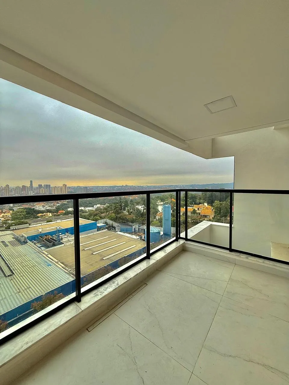 Apartamento à Venda com 3 suítes, modulados e ampla área gourmet com churrasqueira e vista incrível, 104m² no Condomínio Best View Campolim em Sorocaba/SP