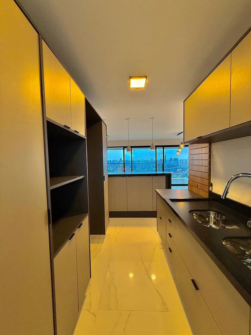 Apartamento à Venda com 3 suítes, modulados e ampla área gourmet com churrasqueira e vista incrível, 104m² no Condomínio Best View Campolim em Sorocaba/SP
