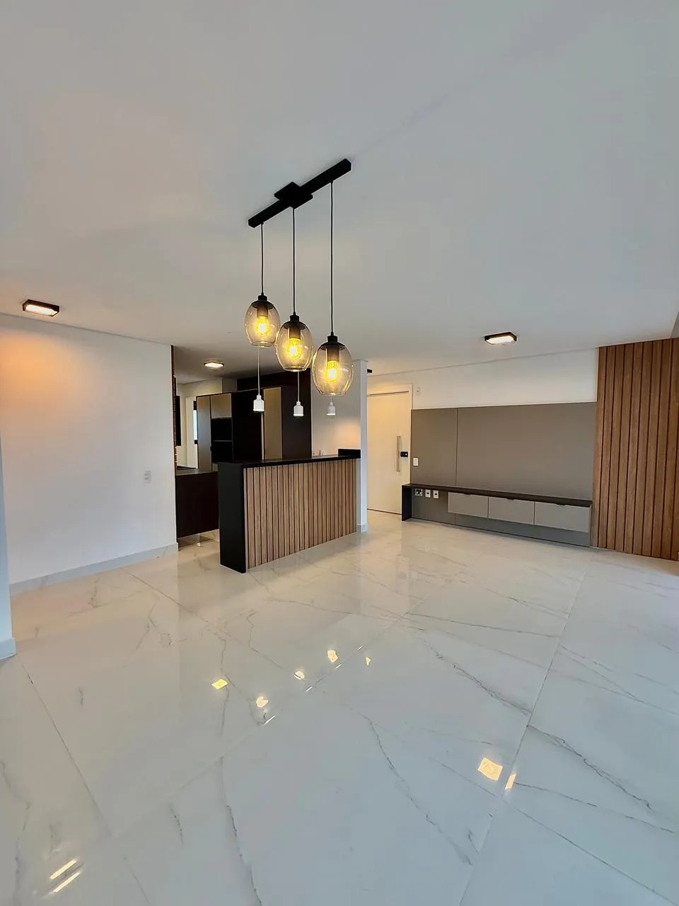 Apartamento à Venda com 3 suítes, modulados e ampla área gourmet com churrasqueira e vista incrível, 104m² no Condomínio Best View Campolim em Sorocaba/SP