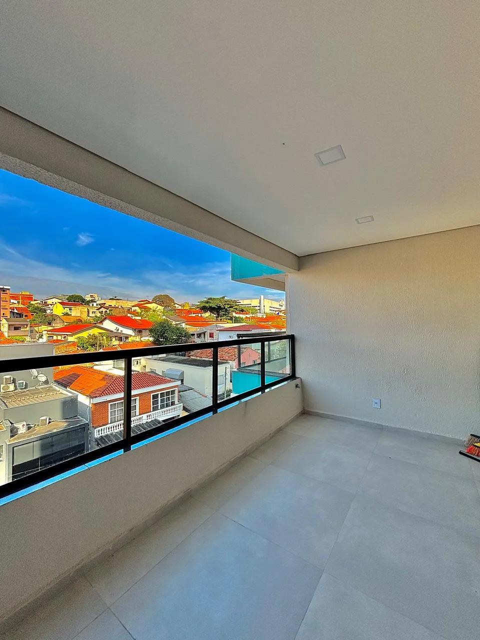 Apartamento à Venda com 3 dormitórios sendo 2 suítes e varanda gourmet, 112m² no Condomínio Alpha Versailles em Sorocaba/SP
