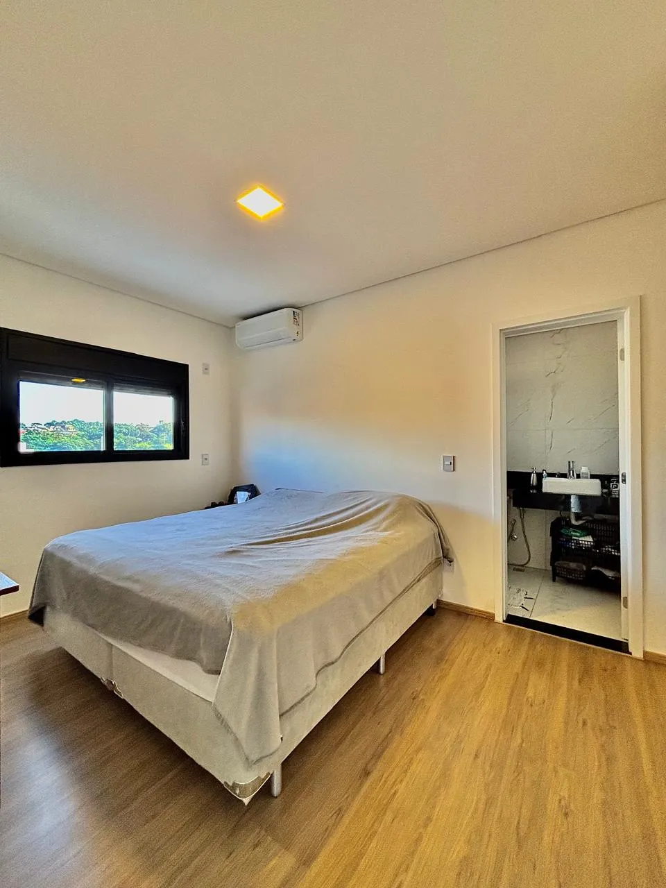 Apartamento à Venda com 3 dormitórios sendo 2 suítes e varanda gourmet, 112m² no Condomínio Alpha Versailles em Sorocaba/SP