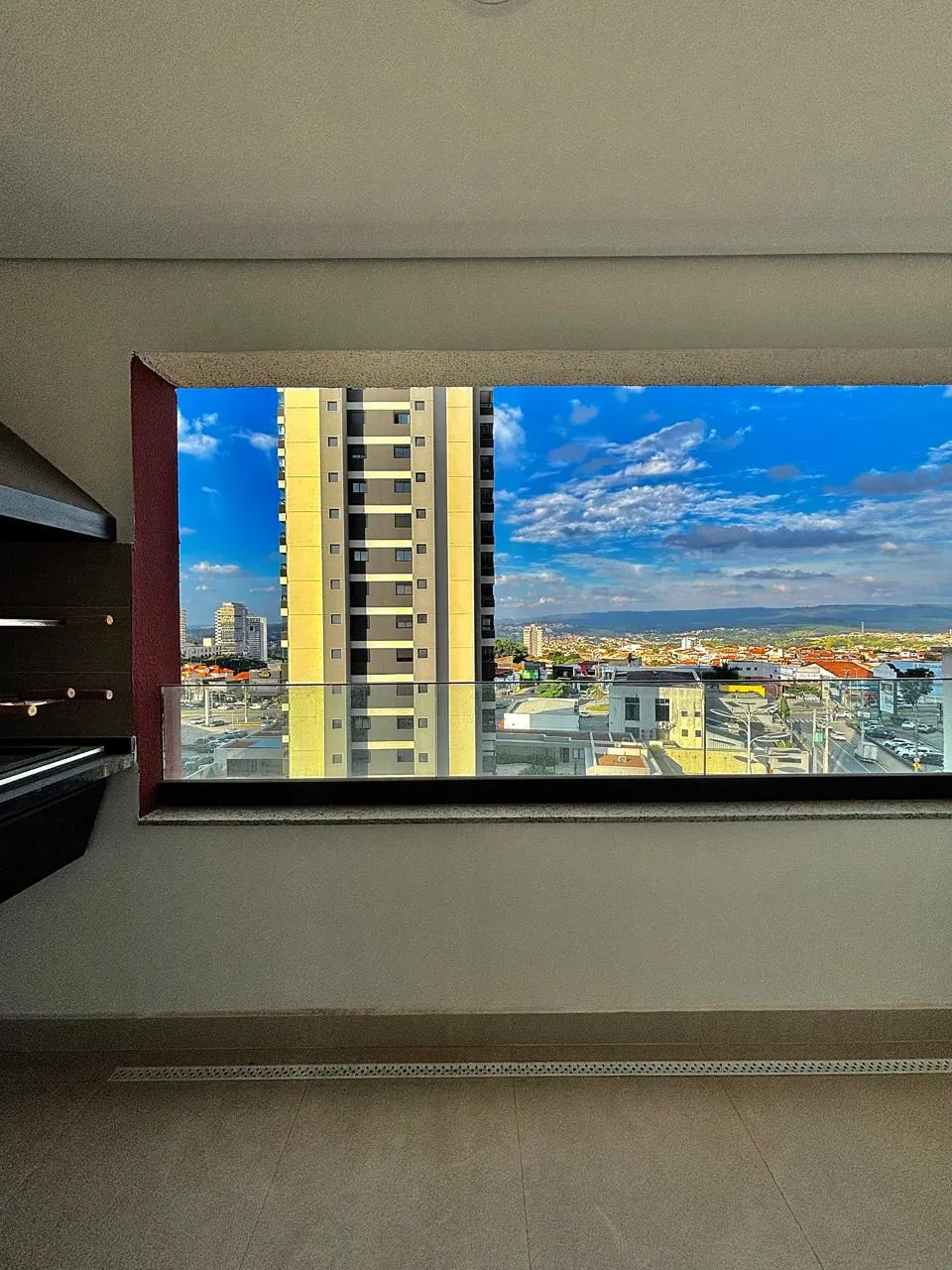Apartamento à Venda com 1 suíte com closet e varanda gourmet com churrasqueira, 47m² no Condomínio Edifício Mandarim Campolim em Sorocaba/SP