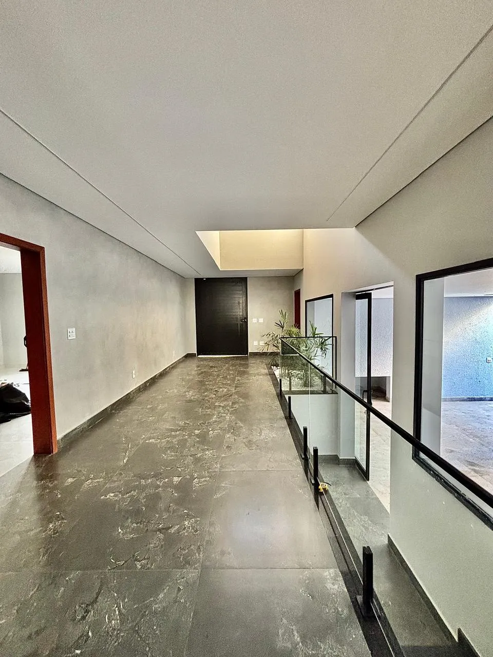Casa Térrea à Venda com 5 suítes, área gourmet com piscina e amplo gramado, 630m² em um terreno de 1.000m² no Condomínio Fazenda Imperial em Sorocaba/SP