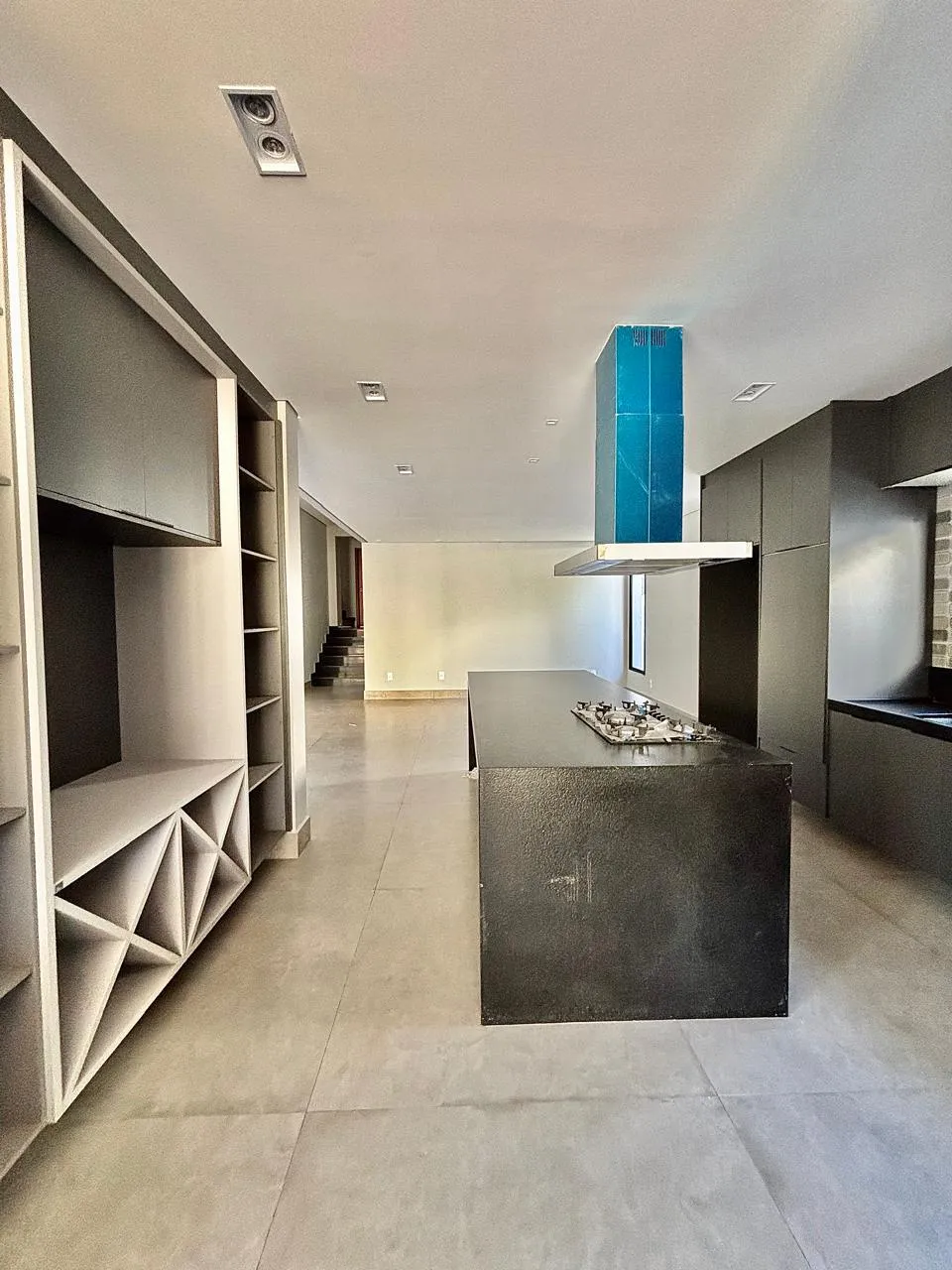 Casa Térrea à Venda com 5 suítes, área gourmet com piscina e amplo gramado, 630m² em um terreno de 1.000m² no Condomínio Fazenda Imperial em Sorocaba/SP