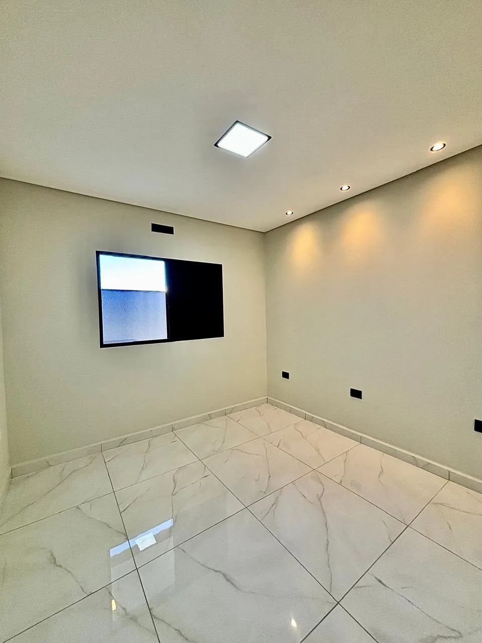 Casa Térrea à Venda com 3 dormitórios sendo 1 suíte e área gourmet com churrasqueira, 140m² em um terreno de 200m² no Condomínio Villagio Wanel em Sorocaba/SP