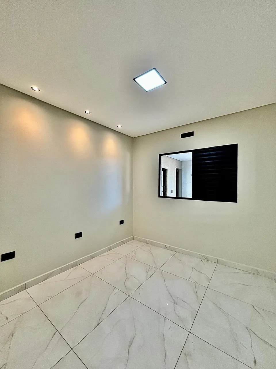 Casa Térrea à Venda com 3 dormitórios sendo 1 suíte e área gourmet com churrasqueira, 140m² em um terreno de 200m² no Condomínio Villagio Wanel em Sorocaba/SP