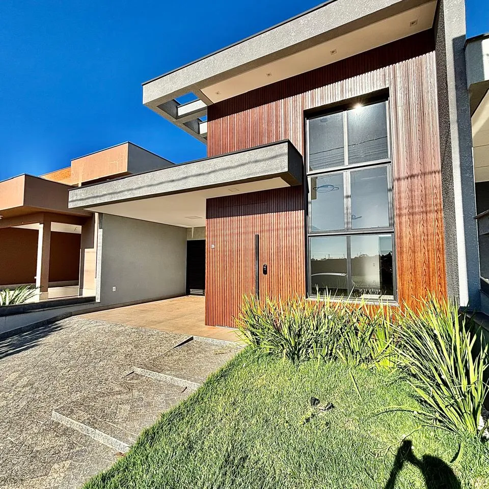 Casa Térrea à Venda com 3 dormitórios sendo 1 suíte e área gourmet com churrasqueira, 132m² em um terreno de 200m² no Condomínio Villagio Wanel em Sorocaba/SP